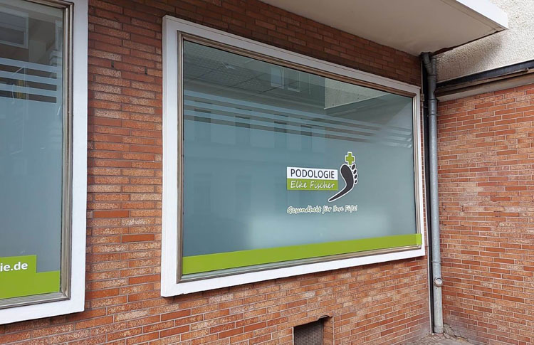 Schaufensterbeschriftung für die Podologiepraxis Elke Fischer in Essen