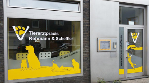 Schaufensterbeschriftung Tierärzte Rehmann und Scheffler in Oberhausen